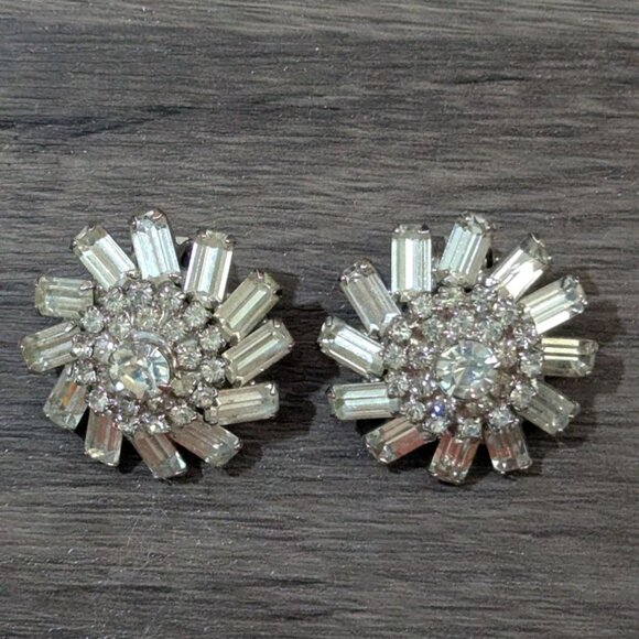 Vintage Rhinestone Starburst Clip-On Earrings Sparkling Statement Pair - Picture 3 of 5